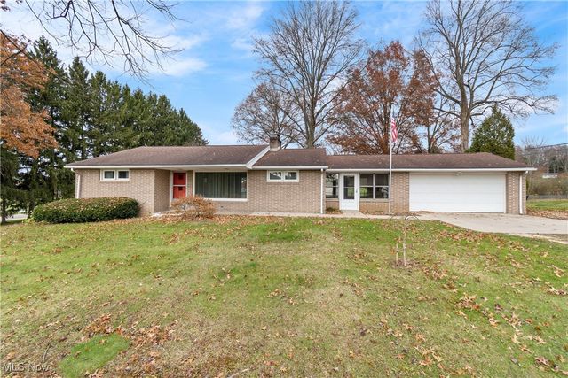2301 Hillwood Street, Magnolia, OH 44643