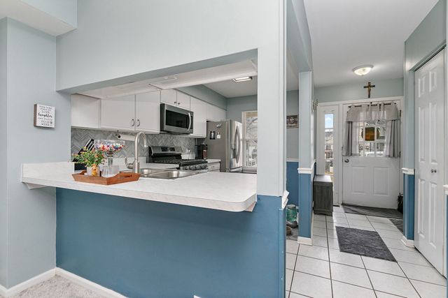 2060 Muirfield Circle, Elgin, IL 60123