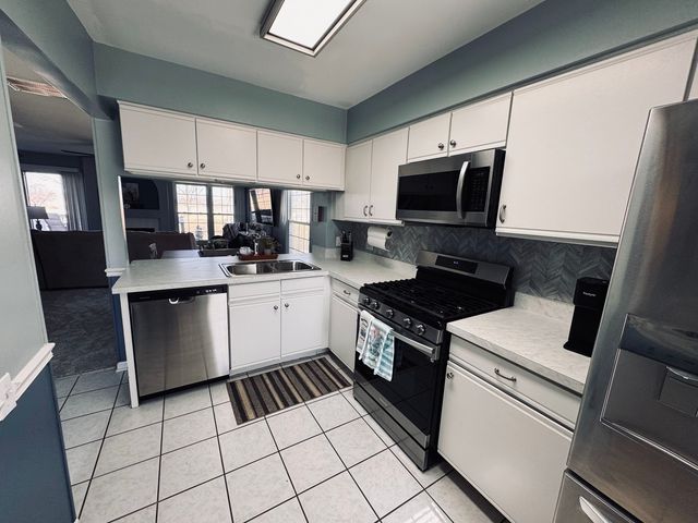 2060 Muirfield Circle, Elgin, IL 60123