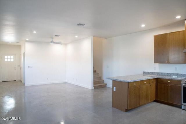 2006 W MADISON Street, Phoenix, AZ 85009