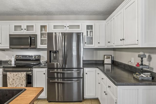 2916 Galen Rd, Lafayette, TN 37083