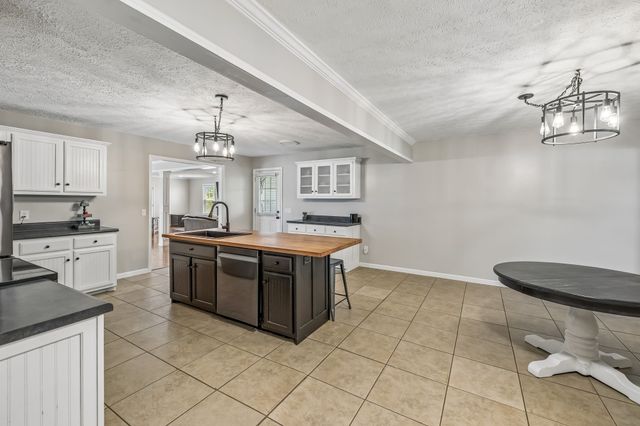 2916 Galen Rd, Lafayette, TN 37083
