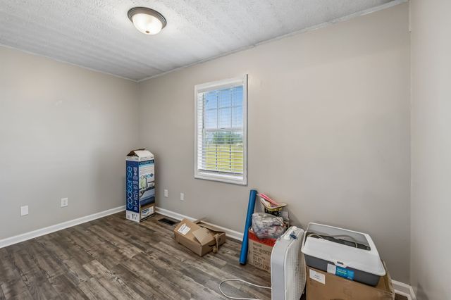 2916 Galen Rd, Lafayette, TN 37083