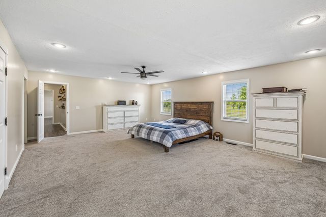 2916 Galen Rd, Lafayette, TN 37083