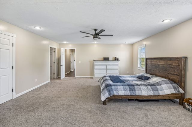 2916 Galen Rd, Lafayette, TN 37083