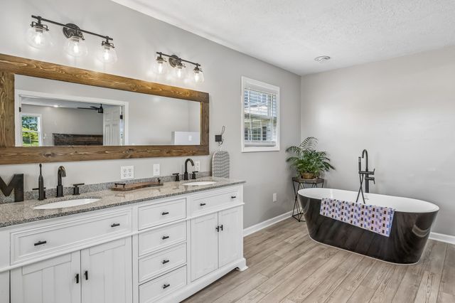 2916 Galen Rd, Lafayette, TN 37083