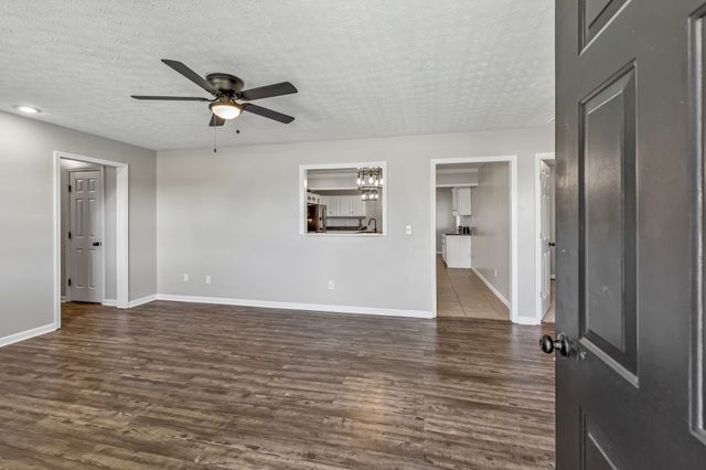2916 Galen Rd, Lafayette, TN 37083