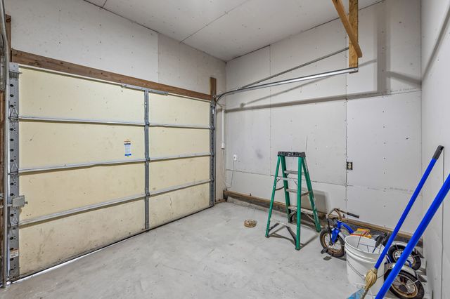 2916 Galen Rd, Lafayette, TN 37083