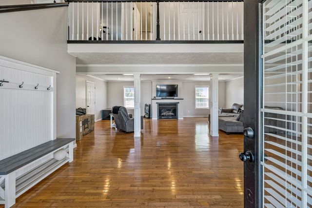 2916 Galen Rd, Lafayette, TN 37083