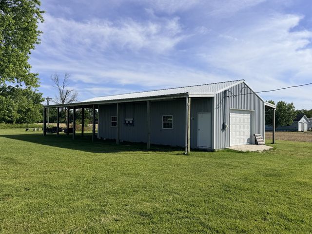 2916 Galen Rd, Lafayette, TN 37083