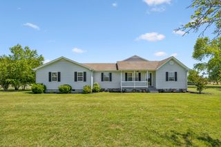 2916 Galen Rd, Lafayette, TN 37083