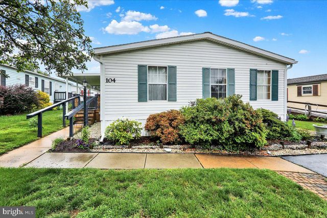104 SILVER WIND CT S, Lancaster, PA 17603