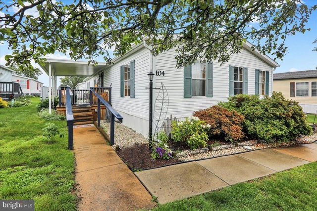 104 SILVER WIND CT S, Lancaster, PA 17603