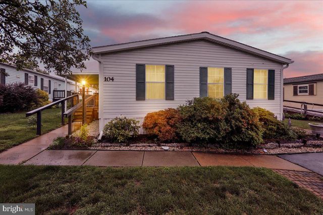 104 SILVER WIND CT S, Lancaster, PA 17603