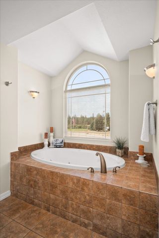 21808 NE Little Spokane Dr, Colbert, WA 99005