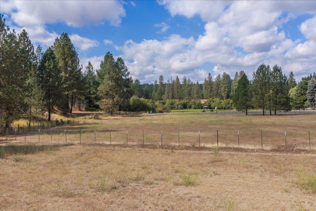 21808 NE Little Spokane Dr, Colbert, WA 99005