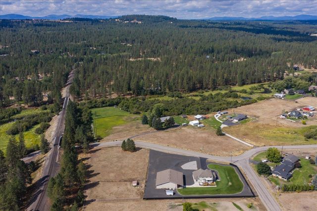 21808 NE Little Spokane Dr, Colbert, WA 99005