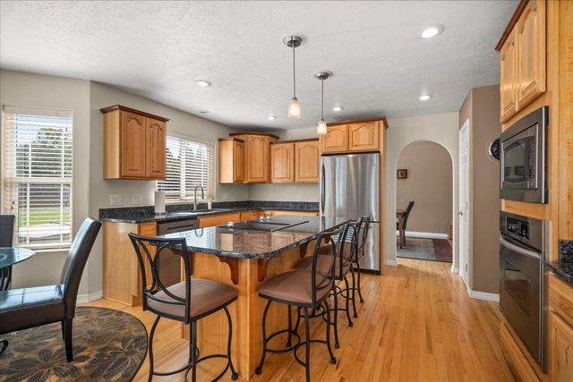 21808 NE Little Spokane Dr, Colbert, WA 99005