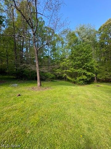 2934 Henderson School Road NE, New Philadelphia, OH 44663
