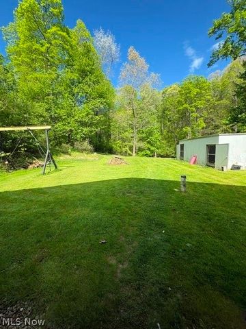 2934 Henderson School Road NE, New Philadelphia, OH 44663
