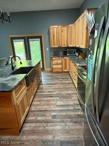 2934 Henderson School Road NE, New Philadelphia, OH 44663