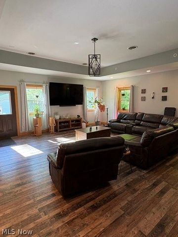 2934 Henderson School Road NE, New Philadelphia, OH 44663