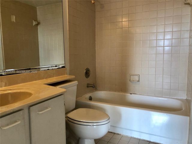 6280 NW 186th St 311, Hialeah, FL 33015