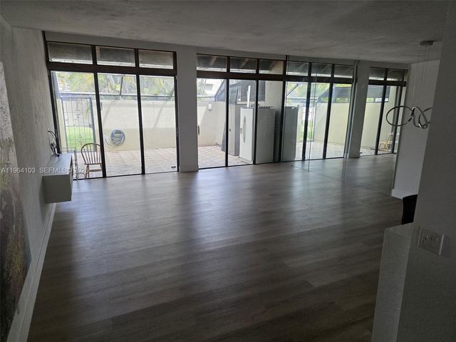 10951 Cypress Rd 10951, Pembroke Pines, FL 33026