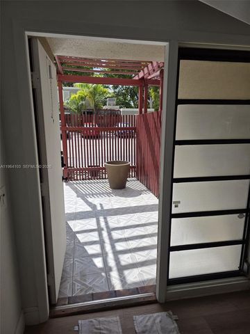 10951 Cypress Rd 10951, Pembroke Pines, FL 33026