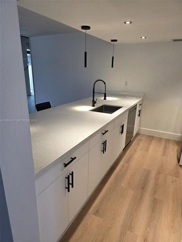 10951 Cypress Rd 10951, Pembroke Pines, FL 33026