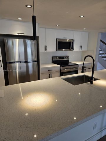 10951 Cypress Rd 10951, Pembroke Pines, FL 33026