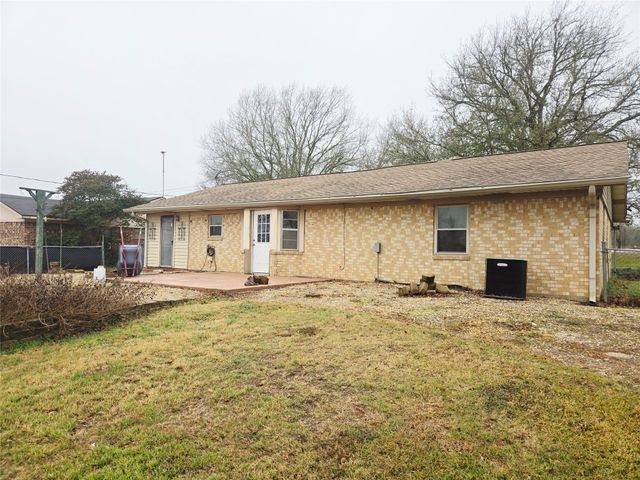 521 Fm 2838, Mexia, TX 76667