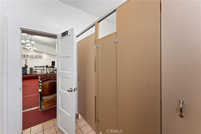 950 W 42nd, Los Angeles, CA 90037