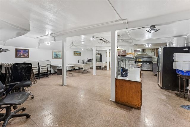 950 W 42nd, Los Angeles, CA 90037