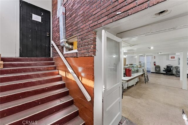 950 W 42nd, Los Angeles, CA 90037