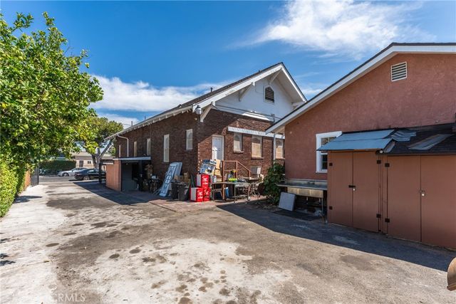 950 W 42nd, Los Angeles, CA 90037