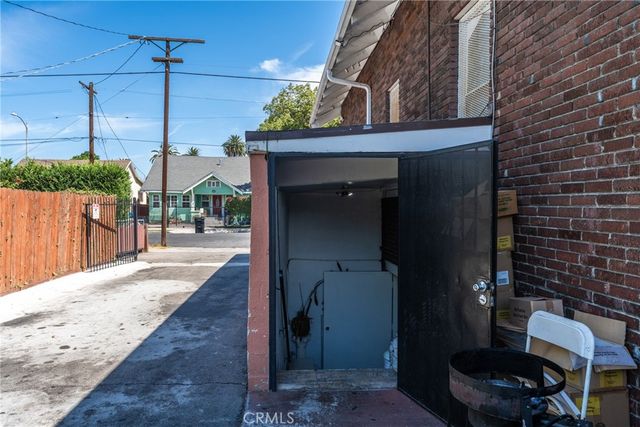 950 W 42nd, Los Angeles, CA 90037