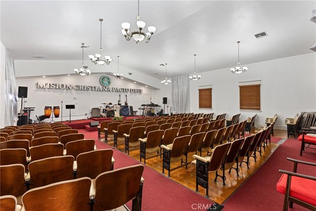950 W 42nd, Los Angeles, CA 90037