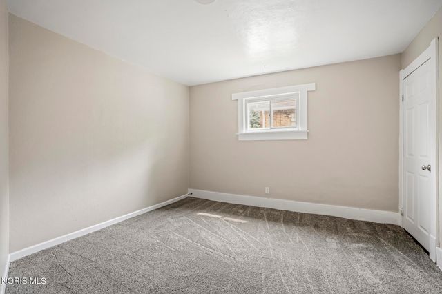 1466 Sunshine Street, Oregon, OH 43616