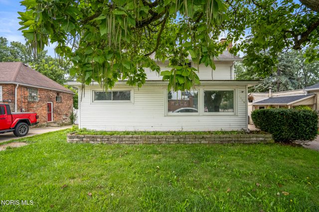 1466 Sunshine Street, Oregon, OH 43616