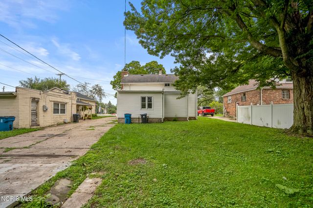 1466 Sunshine Street, Oregon, OH 43616
