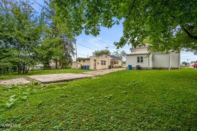 1466 Sunshine Street, Oregon, OH 43616