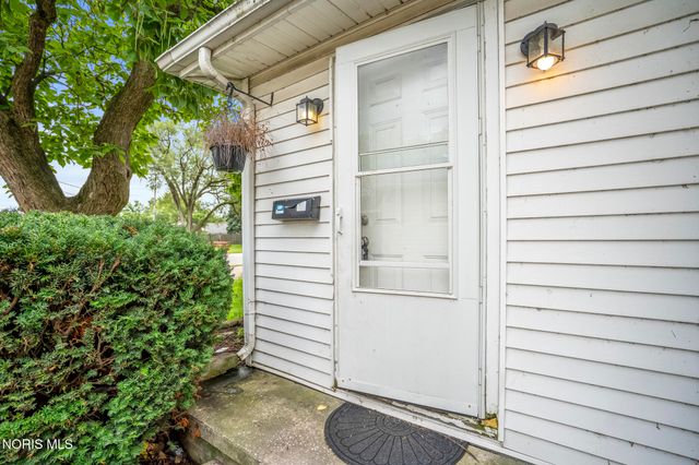 1466 Sunshine Street, Oregon, OH 43616