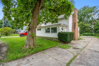 1466 Sunshine Street, Oregon, OH 43616