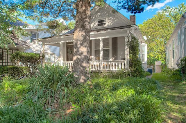 4217 Oak Street, Kansas City, MO 64111