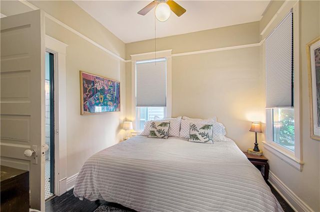 4217 Oak Street, Kansas City, MO 64111