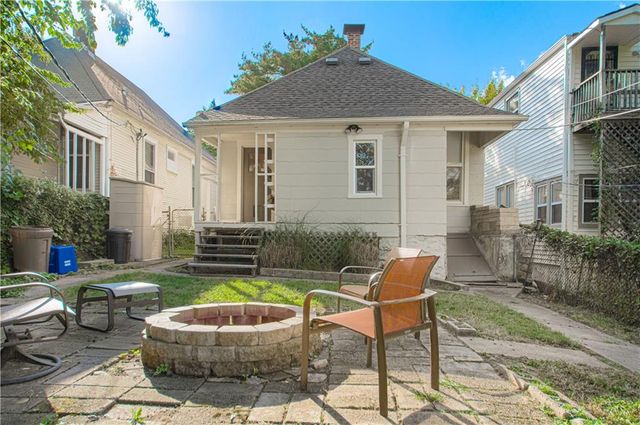 4217 Oak Street, Kansas City, MO 64111
