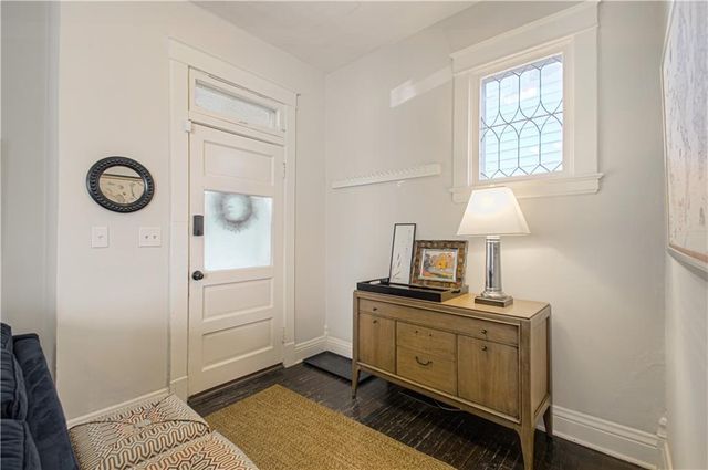 4217 Oak Street, Kansas City, MO 64111