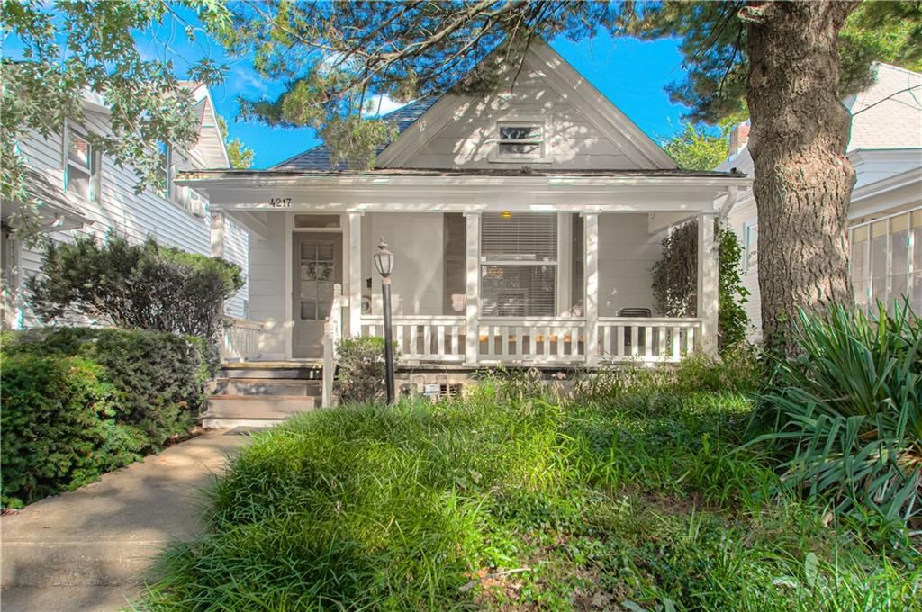 4217 Oak Street, Kansas City, MO 64111