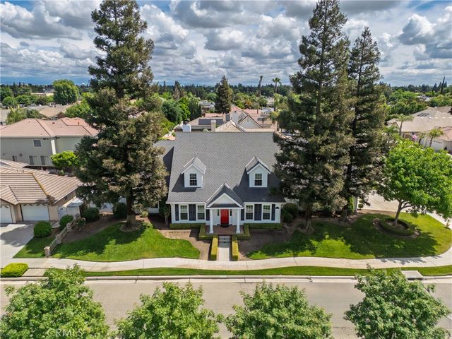 575 Woodlands, Madera, CA 93637